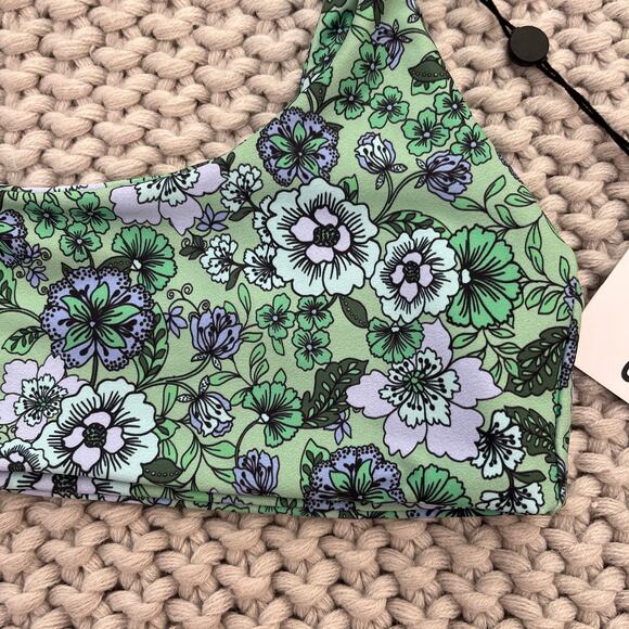 Skatie• ‘Maya’ Bikini Top in CARDIFF - Picture 6 of 10